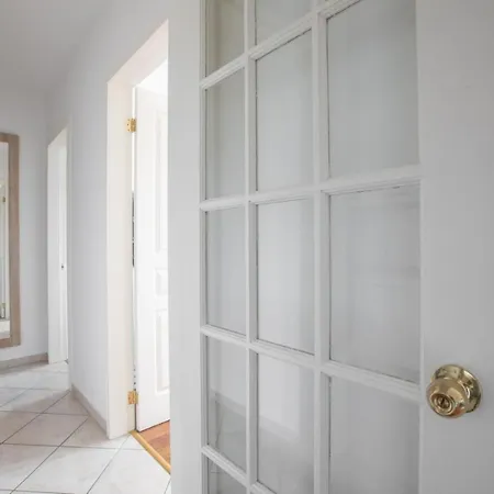 Sea View Apartment Michelle Near Nugal Beach Makarska