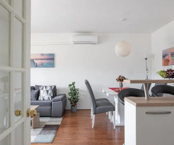 Michelle Apartment Makarska